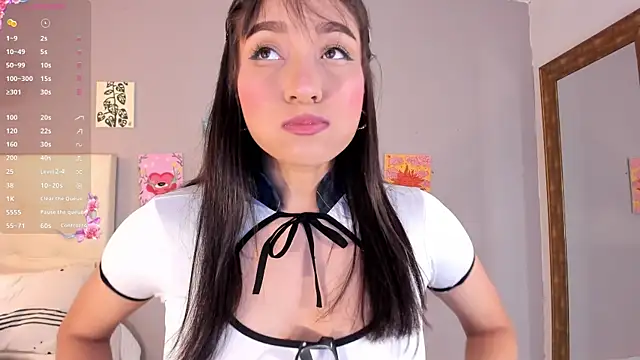 Snapshot of Maia_W10 chatting on 07-08-26, 12:31 Maia W10 online show from 07-08-26, 12:31
