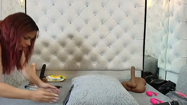 VALENTINA3x online show from 06-26-26, 03:44