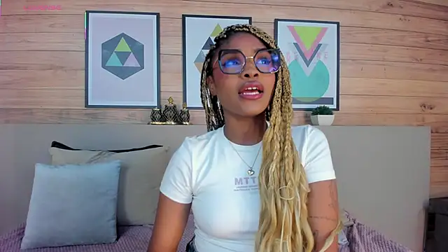 Snapshot of AriaFoster chatting on 02-20-26, 03:36 AriaFoster online show from 02-20-26, 03:36