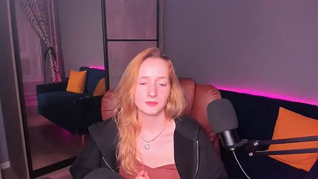 OddlyFamiliar online show from 12-20-24, 02:27