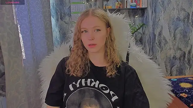 JuxxxsyBunx online show from 09-30-25, 11:15