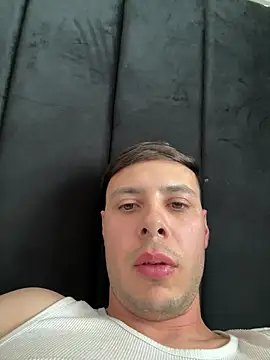 Snapshot of themouate chatting on 08-04-26, 10:56 themouate online show from 08-04-26, 10:56