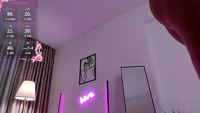 JuicyyPeach  online show from 01-11-25, 02:30