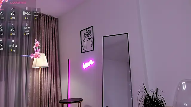 JuicyyPeach  online show from 03-10-25, 11:49