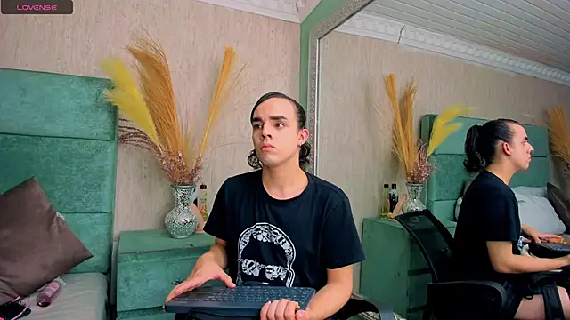 JustinePerry online show from 10-12-25, 08:41