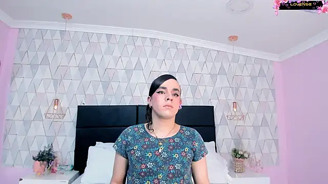 JustinePerry online show from 05-12-26, 03:47