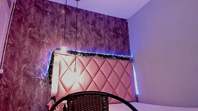 Snapshot of megan_100 chatting on 12-14-24, 10:18 megan 100 online show from 12-14-24, 10:18