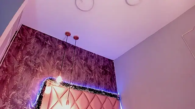 Snapshot of megan_100 chatting on 12-15-24, 07:31 megan 100 online show from 12-15-24, 07:31