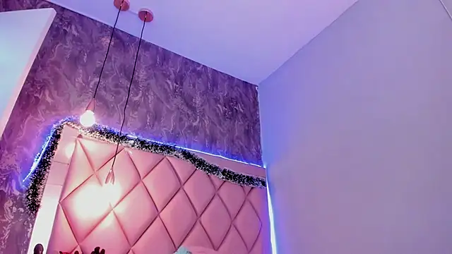 Snapshot of megan_100 chatting on 12-27-24, 10:16 megan 100 online show from 12-27-24, 10:16