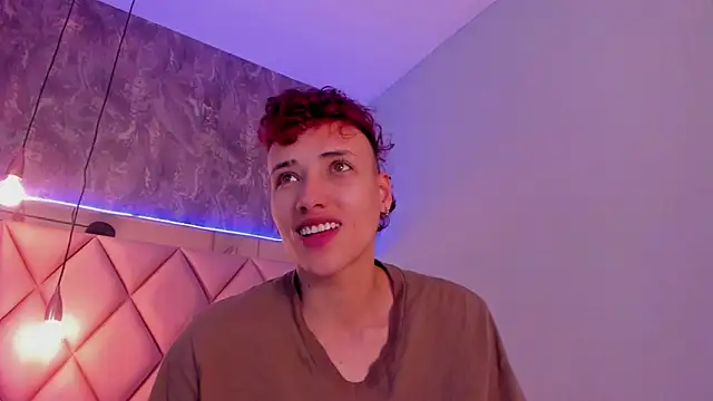 Snapshot of megan_100 chatting on 01-04-25, 01:31 megan 100 online show from 01-04-25, 01:31