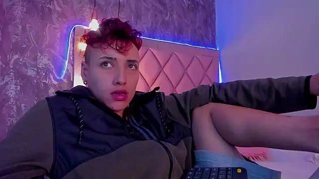 Snapshot of megan_100 chatting on 01-05-25, 10:29 megan 100 online show from 01-05-25, 10:29