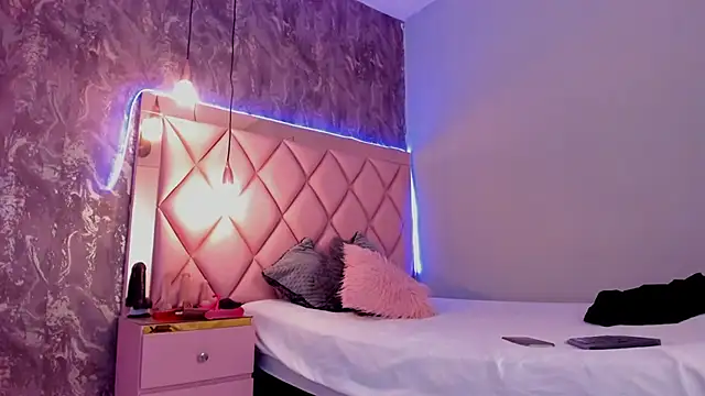 Snapshot of megan_100 chatting on 01-17-25, 06:44 megan 100 online show from 01-17-25, 06:44