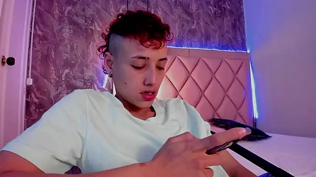 Snapshot of megan_100 chatting on 01-19-25, 10:17 megan 100 online show from 01-19-25, 10:17