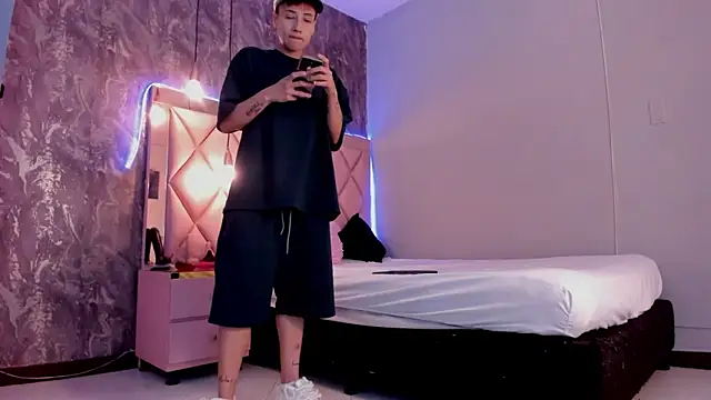 Snapshot of megan_100 chatting on 01-25-25, 07:07 megan 100 online show from 01-25-25, 07:07