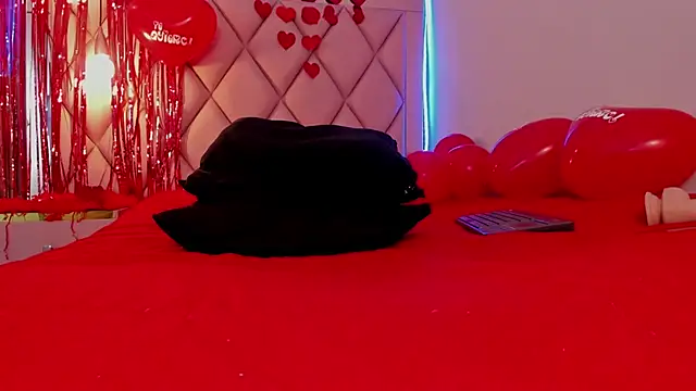 Snapshot of megan_100 chatting on 02-16-25, 01:14 megan 100 online show from 02-16-25, 01:14