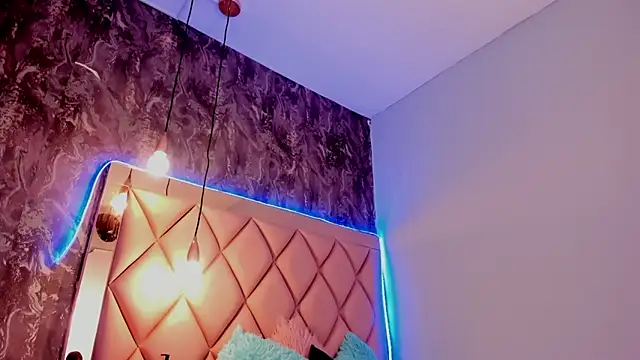 Snapshot of megan_100 chatting on 02-21-25, 06:59 megan 100 online show from 02-21-25, 06:59