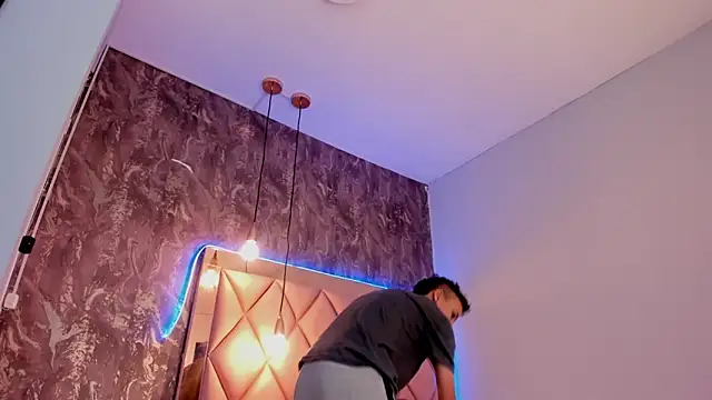 Snapshot of megan_100 chatting on 03-01-25, 07:04 megan 100 online show from 03-01-25, 07:04