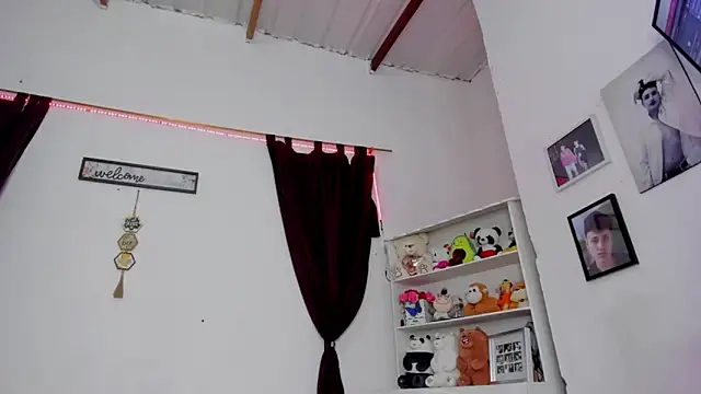 Snapshot of megan_100 chatting on 10-09-25, 07:01 megan 100 online show from 10-09-25, 07:01