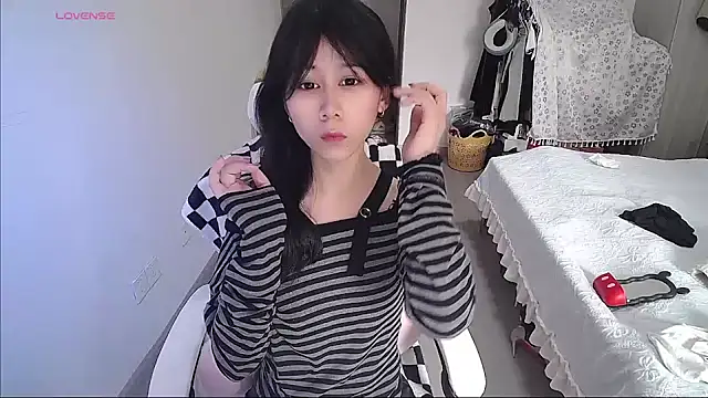 Snapshot of CN-Doudou chatting on 04-13-26, 03:23 CN-Doudou online show from 04-13-26, 03:23