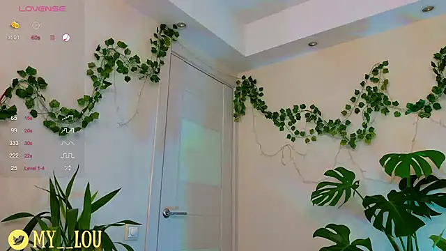 Snapshot of MyLou_ chatting on 12-14-24, 06:52 MyLou online show from 12-14-24, 06:52