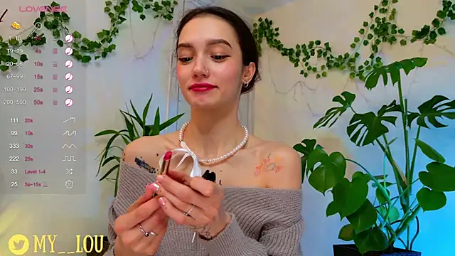 Snapshot of MyLou_ chatting on 12-15-24, 08:25 MyLou online show from 12-15-24, 08:25