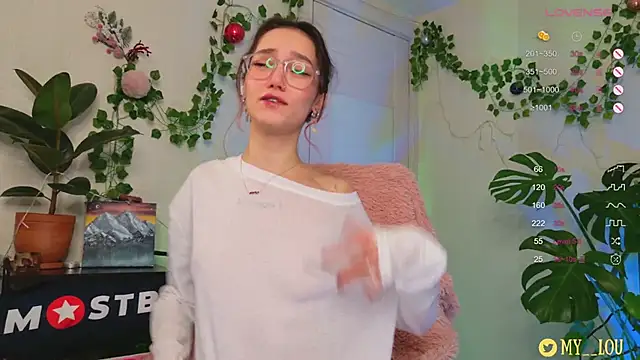 Snapshot of MyLou_ chatting on 01-08-25, 03:17 MyLou online show from 01-08-25, 03:17