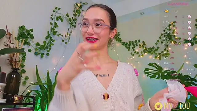 Snapshot of MyLou_ chatting on 01-18-25, 04:53 MyLou online show from 01-18-25, 04:53