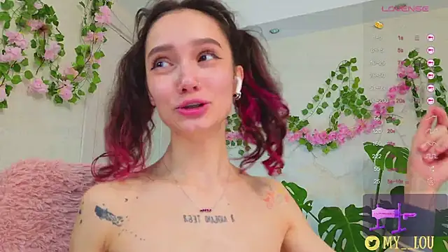 Snapshot of MyLou_ chatting on 03-16-25, 06:44 MyLou online show from 03-16-25, 06:44