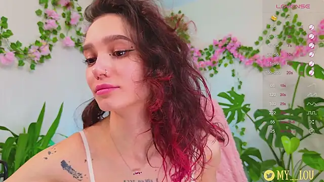 Snapshot of MyLou_ chatting on 03-22-25, 03:42 MyLou online show from 03-22-25, 03:42