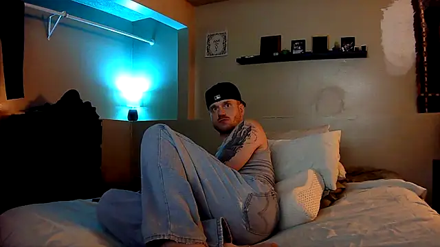 Snapshot of slam_bro chatting on 12-18-24, 06:53 slam bro online show from 12-18-24, 06:53