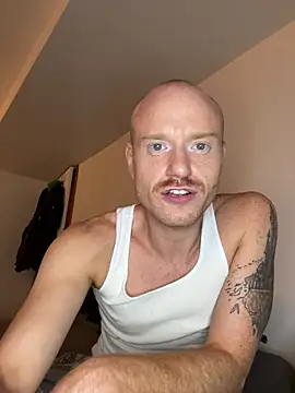 Snapshot of slam_bro chatting on 10-29-25, 02:25 slam bro online show from 10-29-25, 02:25