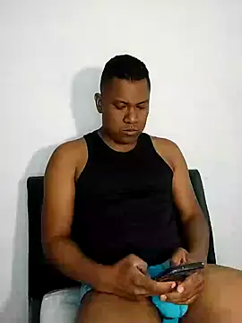 Snapshot of latinblack01 chatting on 01-27-25, 04:54 latinblack01 online show from 01-27-25, 04:54