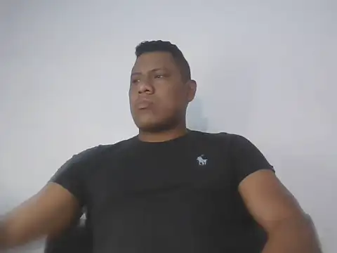 Snapshot of latinblack01 chatting on 10-06-25, 02:03 latinblack01 online show from 10-06-25, 02:03