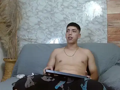 aaron antonella mds online show from 10-19-25, 08:42