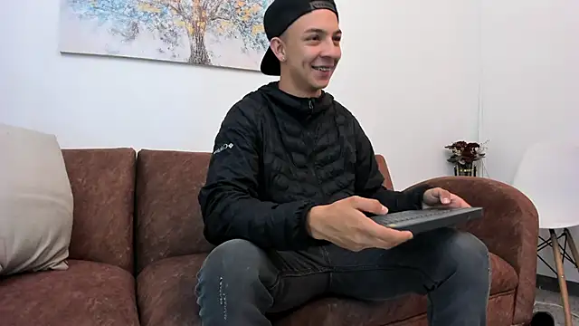 Samuel Up online show from 02-13-25, 04:00