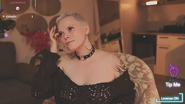 LikaBerry1 online show from 10-28-25, 02:53