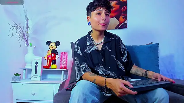 ZuryRamirez  online show from 01-18-25, 06:10