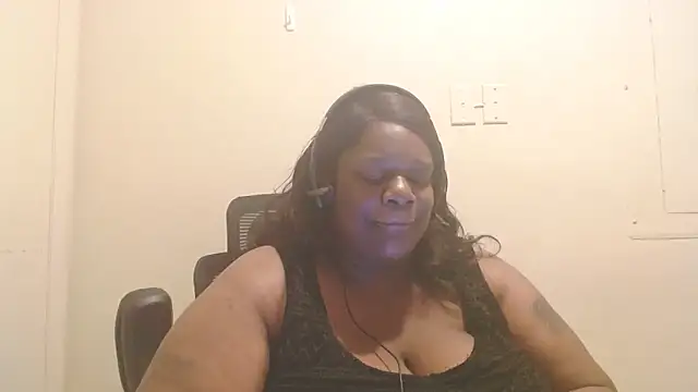 Snapshot of whitwhit86 chatting on 09-16-25, 06:31 whitwhit86 online show from 09-16-25, 06:31