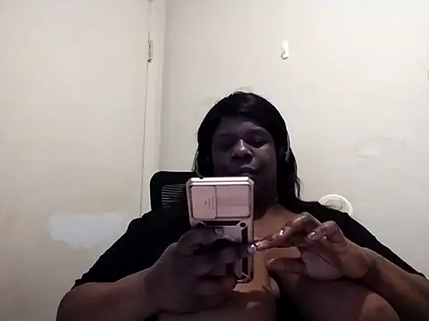 Snapshot of whitwhit86 chatting on 10-24-25, 10:50 whitwhit86 online show from 10-24-25, 10:50