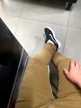 Hjsjsjsjjd online show from 11-05-25, 12:38