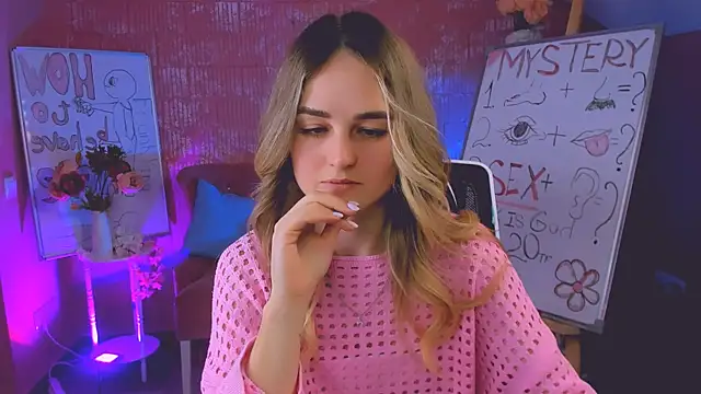 DeboraLarson online show from 02-21-25, 08:18