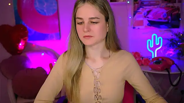 DeboraLarson online show from 03-11-25, 04:10