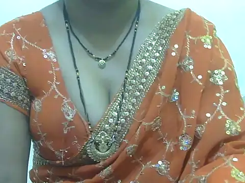HOT-SEEMAA online show from 06-23-26, 05:44