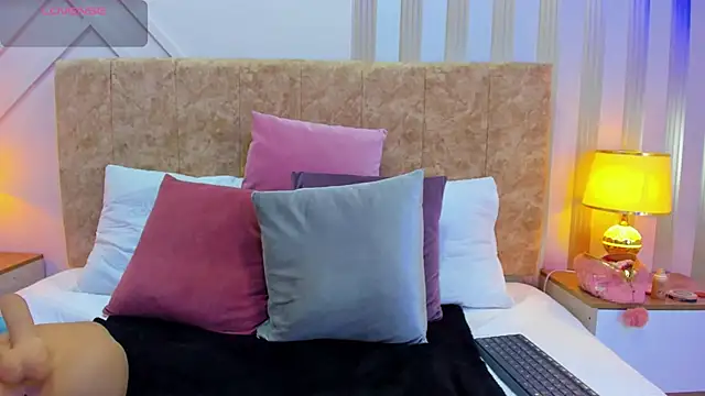 ashley  foxx  online show from 01-23-25, 05:21