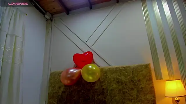 ashley  foxx  online show from 10-08-25, 02:04