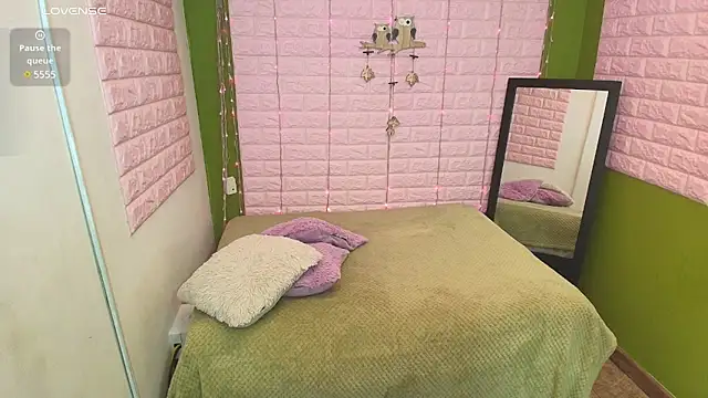 Bonnieshyy online show from 01-21-25, 02:05