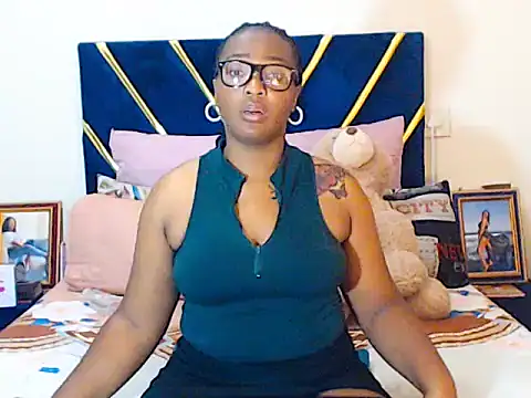 veronica1xxx online show from 03-12-26, 03:45