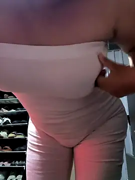 Snapshot of Kasandra02 chatting on 02-04-26, 04:40 Kasandra02 online show from 02-04-26, 04:40