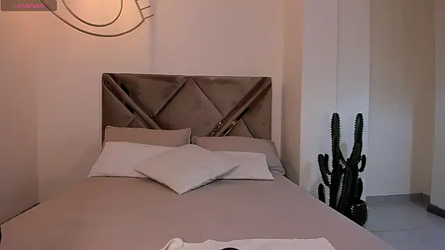 StacyWoods online show from 05-06-26, 11:48