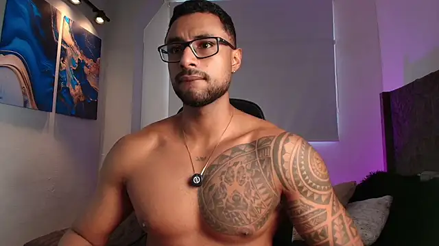 LiamGarcia1 online show from 05-11-26, 02:23